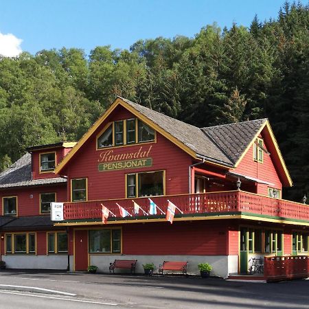 Kvamsdal Pensjonat 4 Эйдфьорд Экстерьер фото