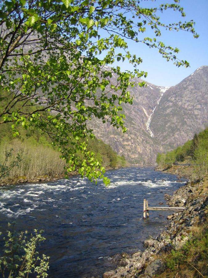 Kvamsdal Pensjonat 4 Эйдфьорд Экстерьер фото