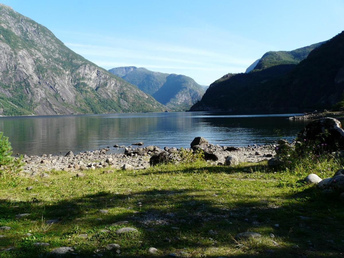 Kvamsdal Pensjonat 4 Эйдфьорд Экстерьер фото