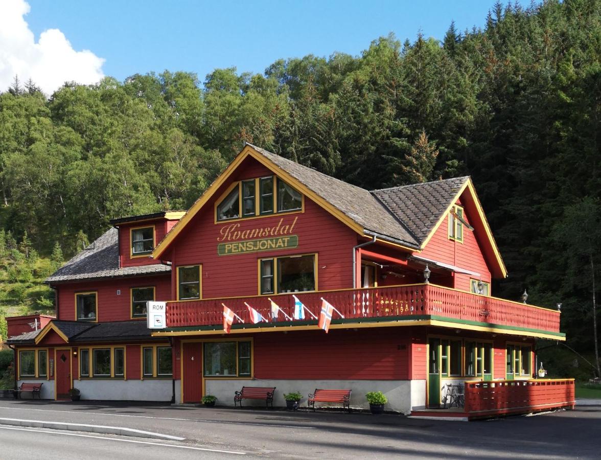 Kvamsdal Pensjonat 4 Эйдфьорд Экстерьер фото